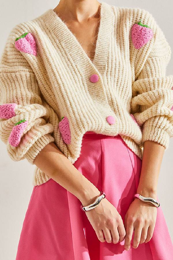 Elegantly Styled Cardigan for Everyday Wear