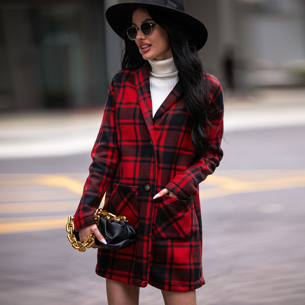 Well Tailored Coat with a Graceful Silhouette