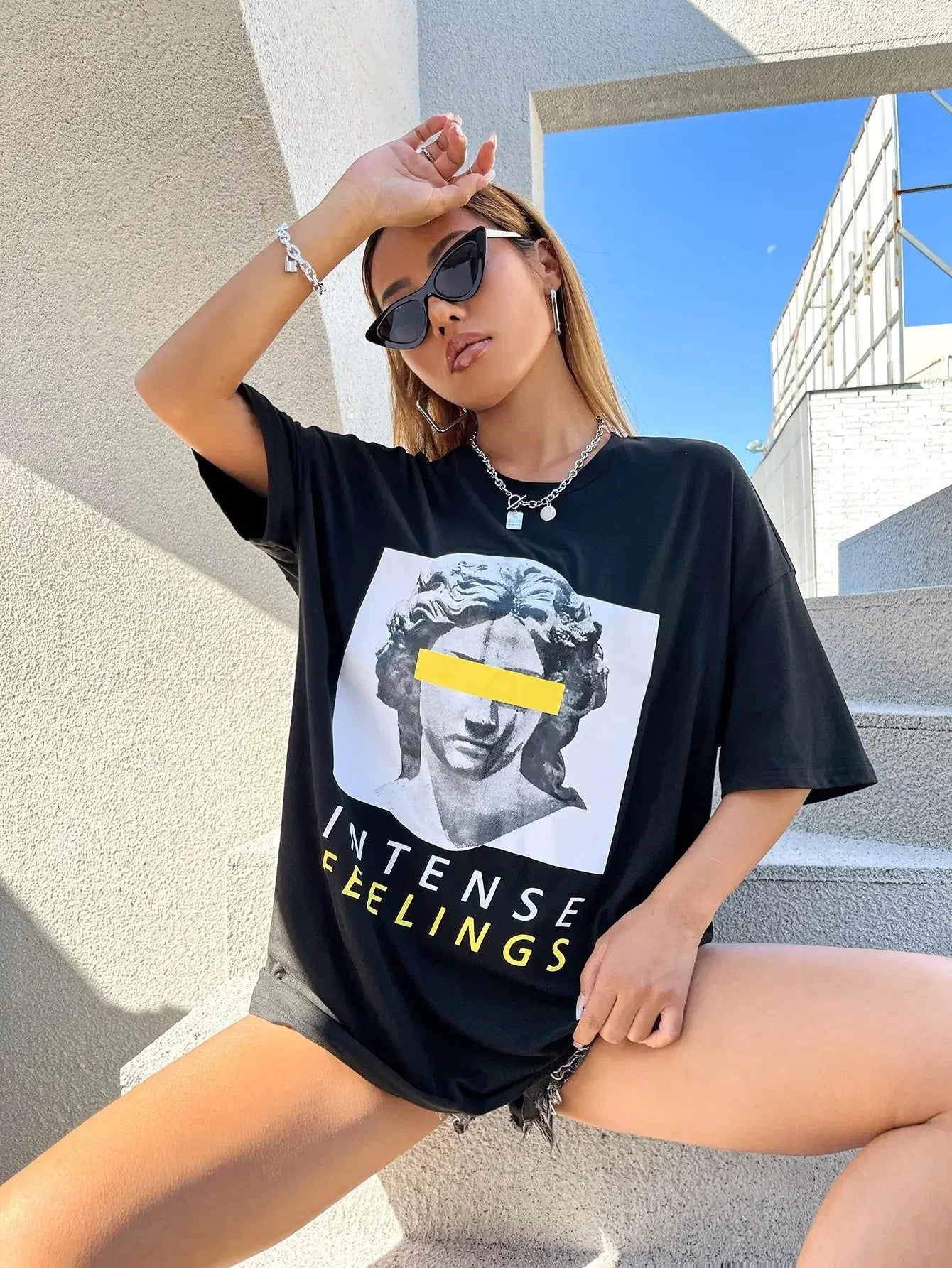 Effortlessly Elegant T-Shirt with a Timeless Design