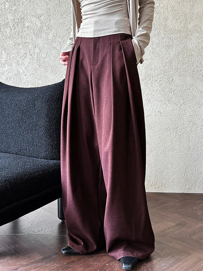 A Vintage Style Trousers with Delicate Timeless Details