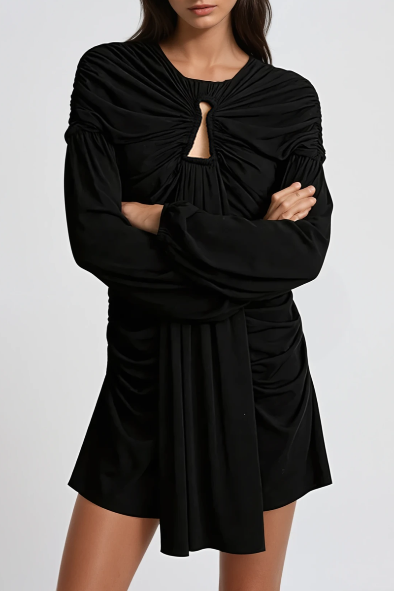 Well Tailored Dress with a Graceful Silhouette