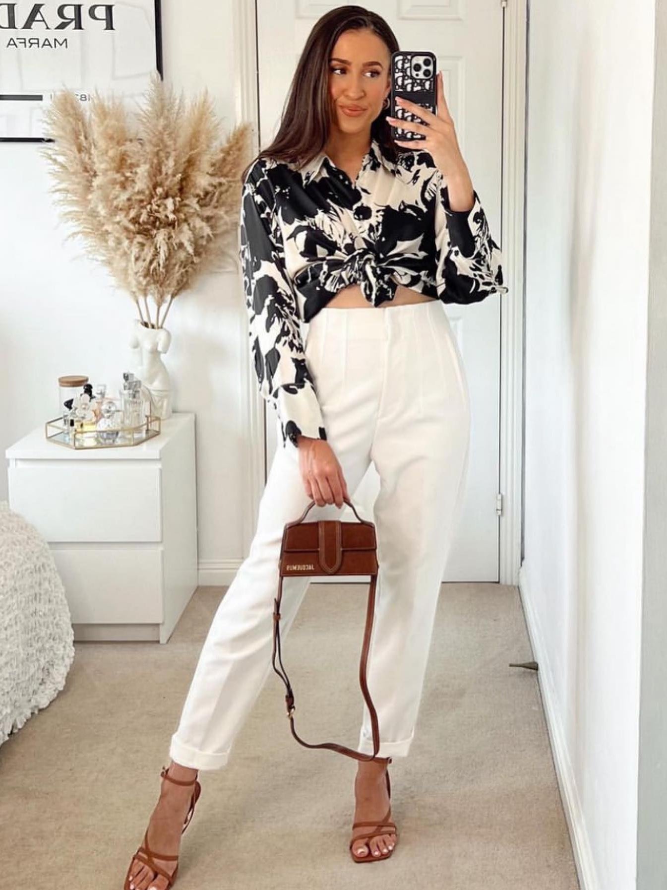 Well Tailored Pants with a Graceful Silhouette