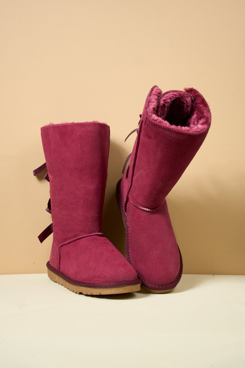 Effortlessly Elegant Boots with a Timeless Design