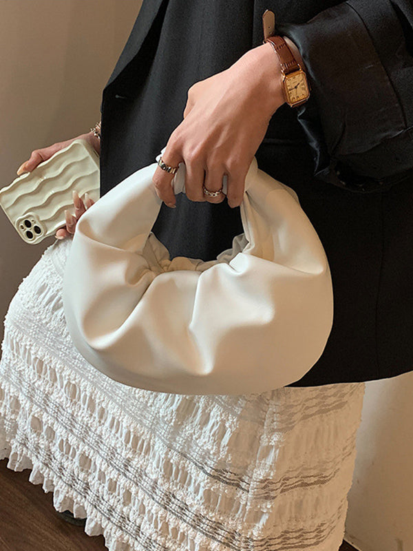 Well Tailored Bag with a Graceful Silhouette