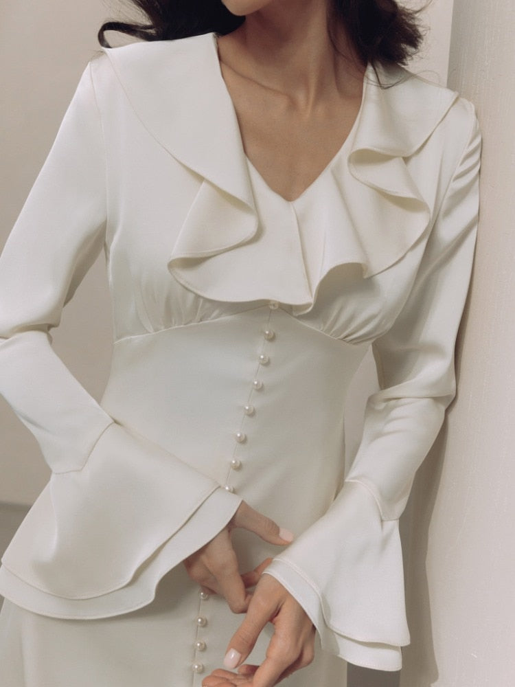 Well Tailored Dress with a Graceful Silhouette