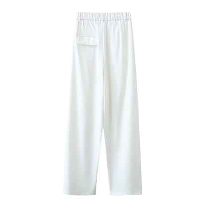 Well Tailored Pants with a Graceful Silhouette
