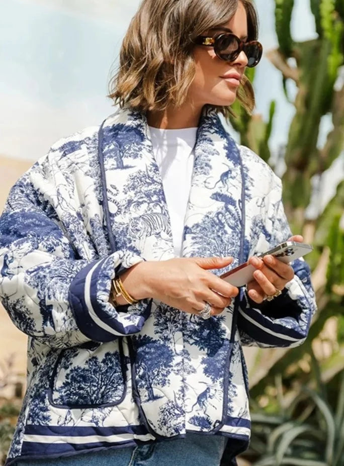 Effortlessly Elegant Jacket with a Timeless Design