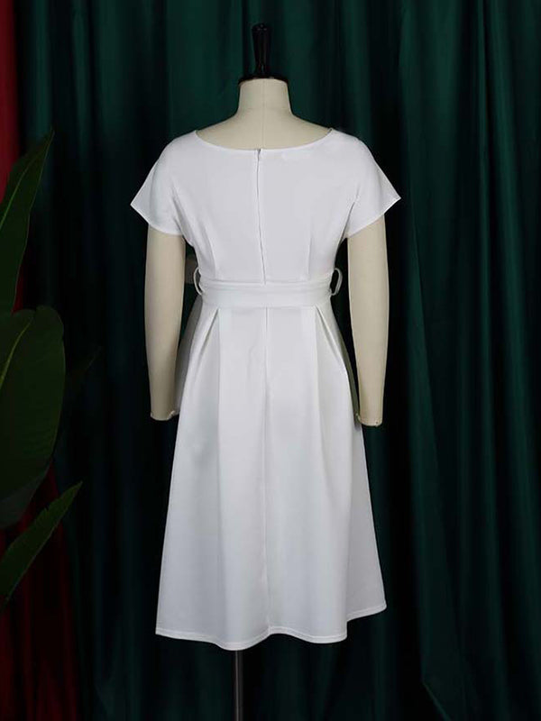 Well Tailored Dress with a Graceful Silhouette