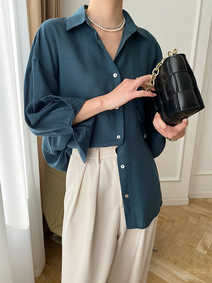 Classic Vintage Blouse with a Flattering Fit