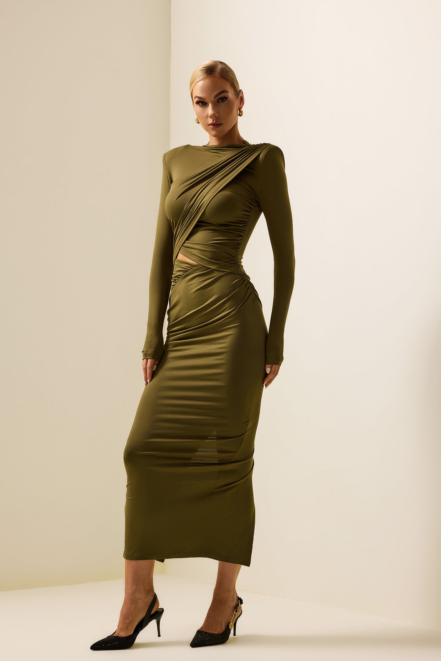 Beautifully Crafted Dress in a Classic Style