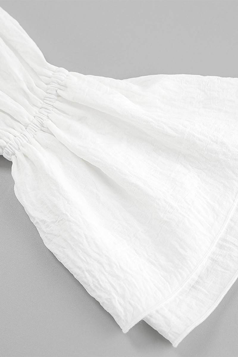Well Tailored Blouse with a Graceful Silhouette