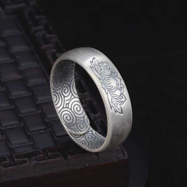 Beautifully Finished Garment in a Timeless Design