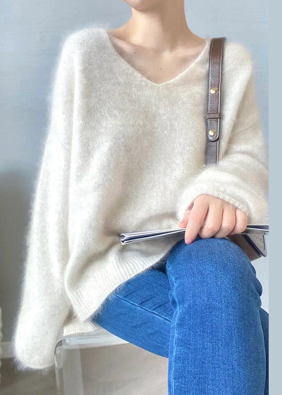 Well Tailored Sweater with a Graceful Silhouette