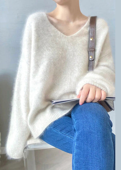 Well Tailored Sweater with a Graceful Silhouette