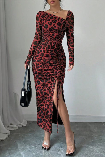Well Tailored Dress with a Graceful Silhouette