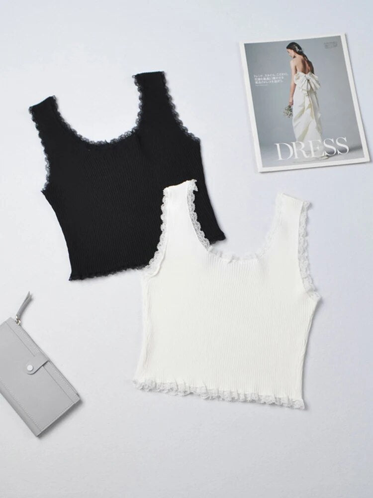 Well Tailored Top with a Graceful Silhouette