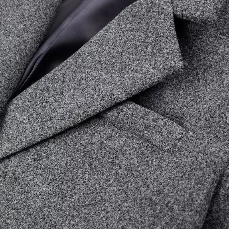 Effortlessly Elegant Coat with a Timeless Design