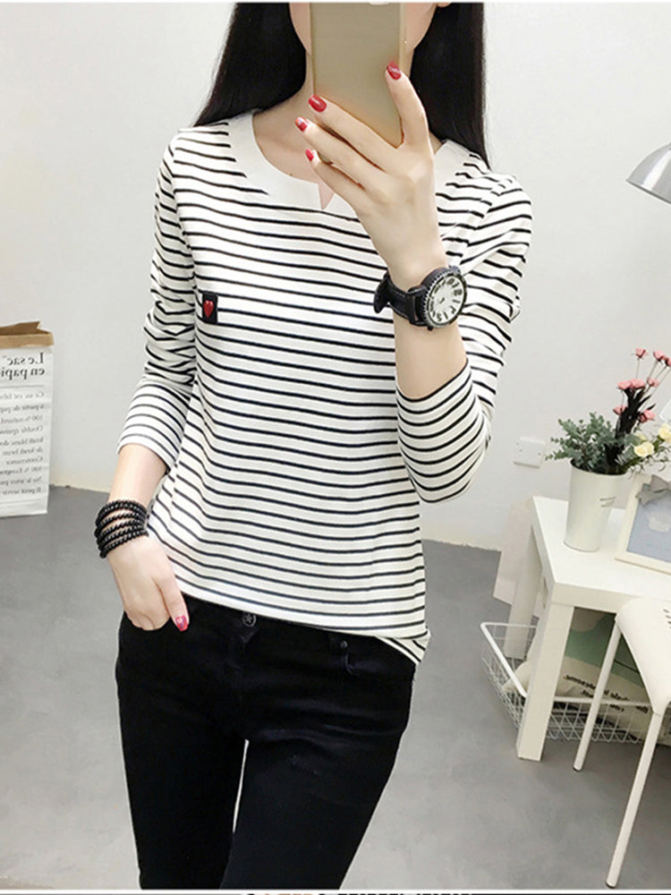 Effortlessly Elegant T-Shirt with a Timeless Design