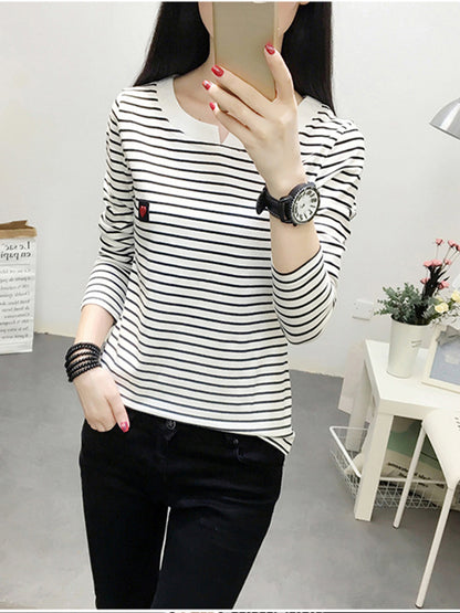 Effortlessly Elegant T-Shirt with a Timeless Design