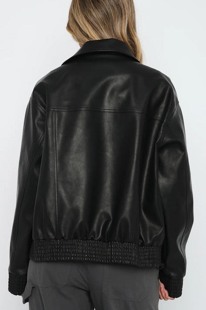 Effortlessly Elegant Jacket with a Timeless Design
