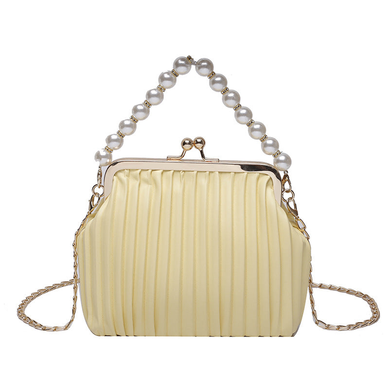 Gracefully Styled Bag for Any Occasion