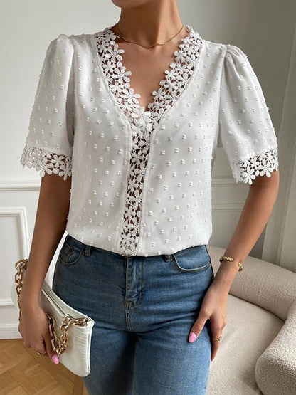 Sophisticated Blouse with a Clean Classic Look