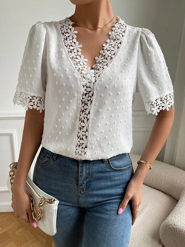 Sophisticated Blouse with a Clean Classic Look