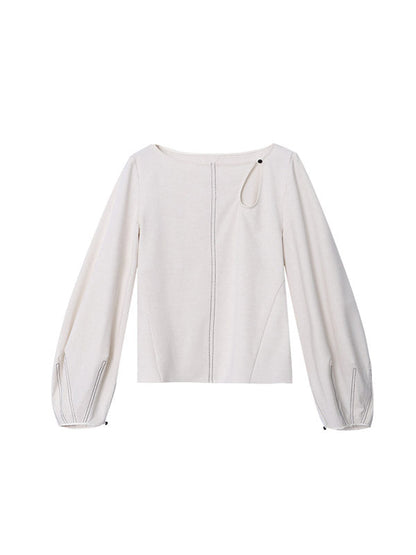 Sophisticated Blouse with a Clean Classic Look