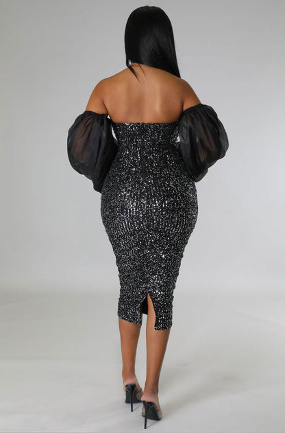 Well Tailored Dress with a Graceful Silhouette