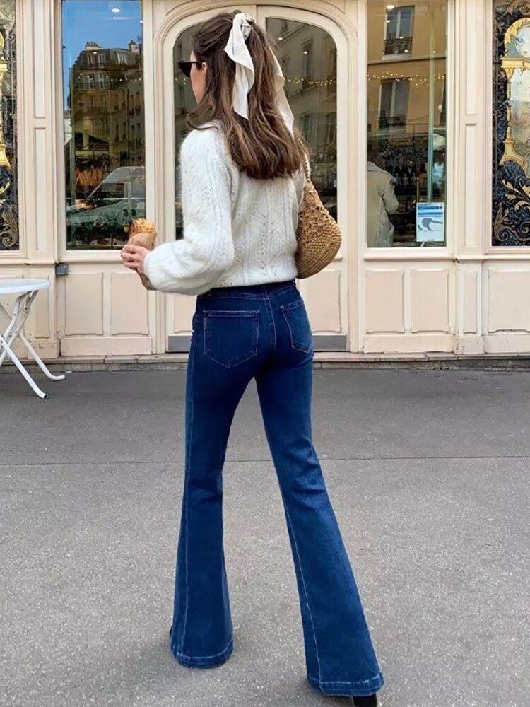 Classic Vintage Trousers with a Flattering Fit