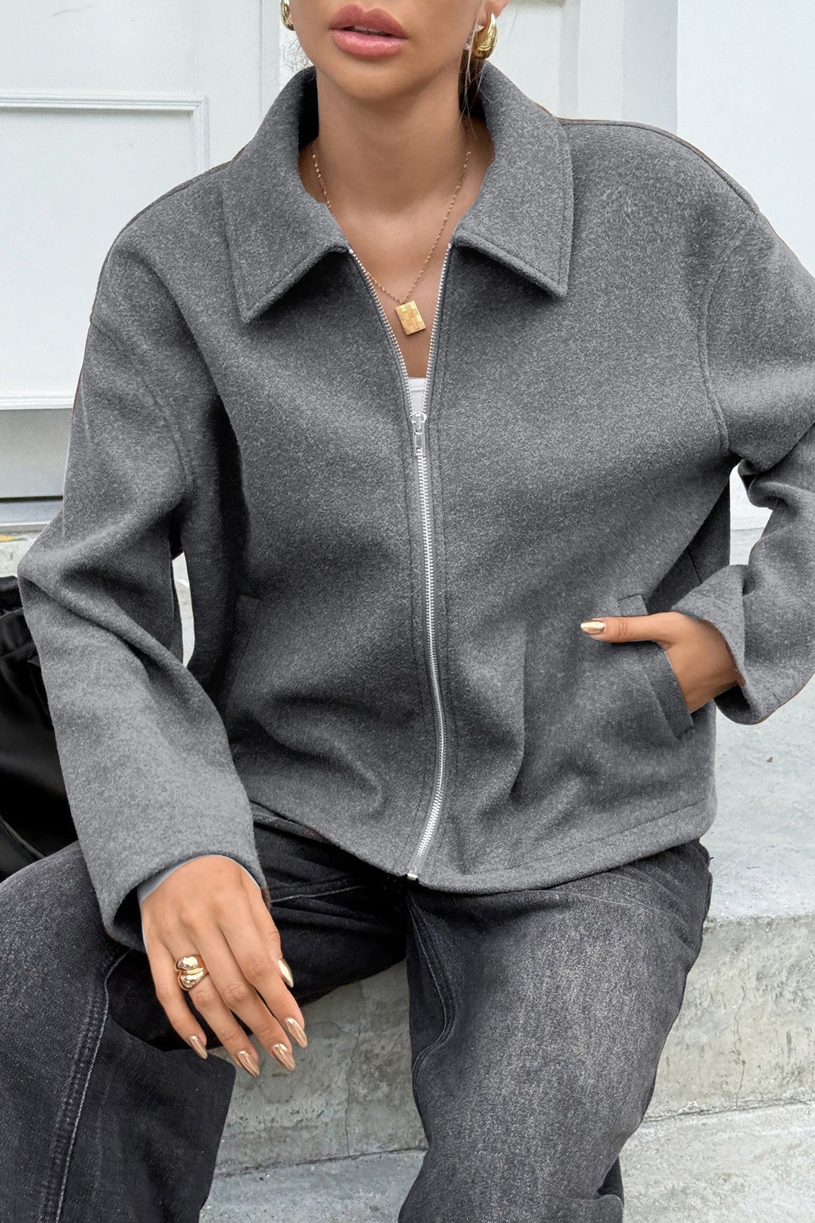 Well Tailored Jacket with a Graceful Silhouette