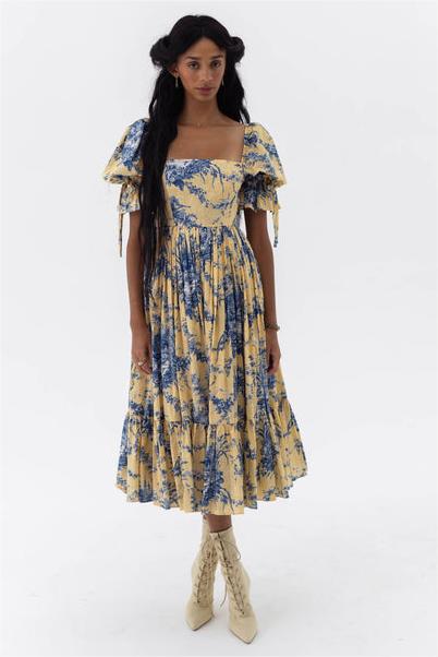 Beautifully Crafted Dress in a Classic Style
