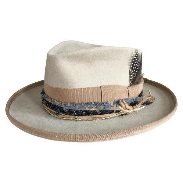 Effortlessly Elegant Garment with a Timeless Design