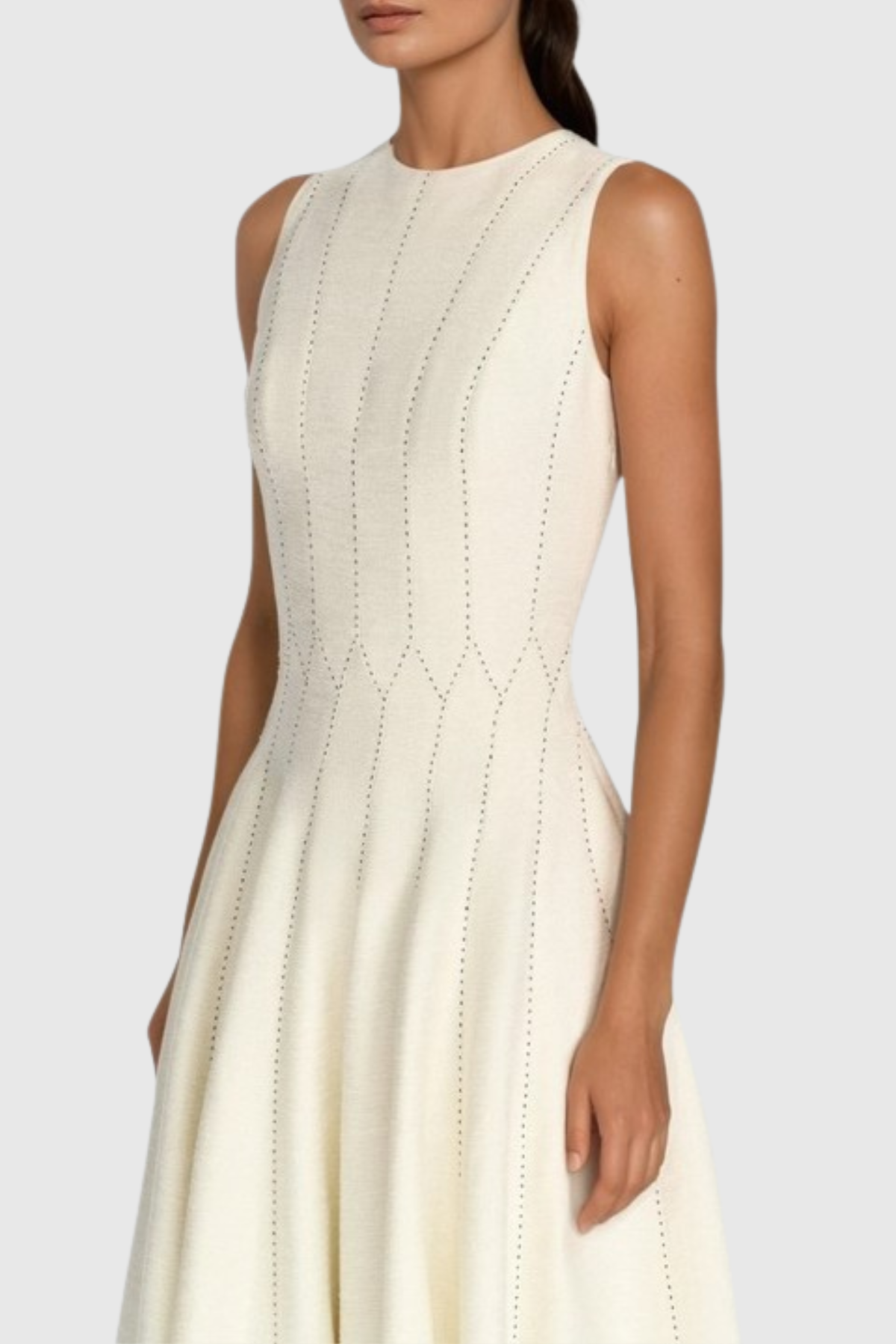 Effortlessly Elegant Dress with a Timeless Design
