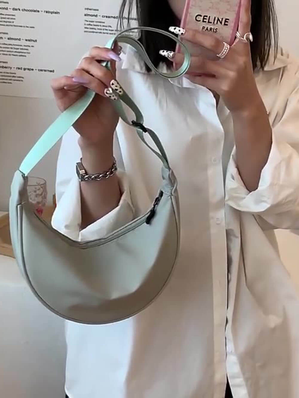 Sophisticated Bag with a Clean Classic Look
