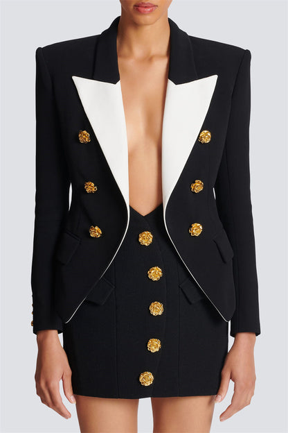 Effortlessly Elegant Garment with a Timeless Design