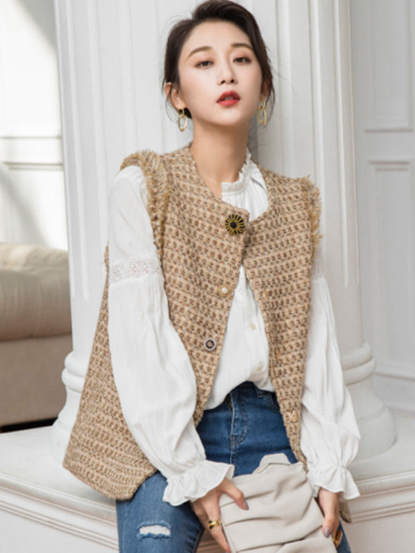 Well Tailored Blouse with a Graceful Silhouette