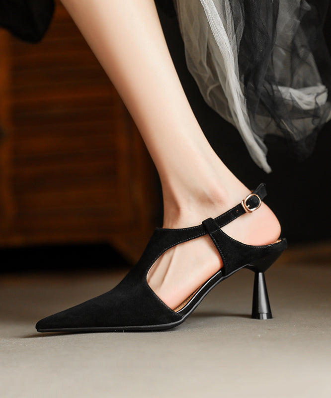 Well Tailored Sandals with a Graceful Silhouette