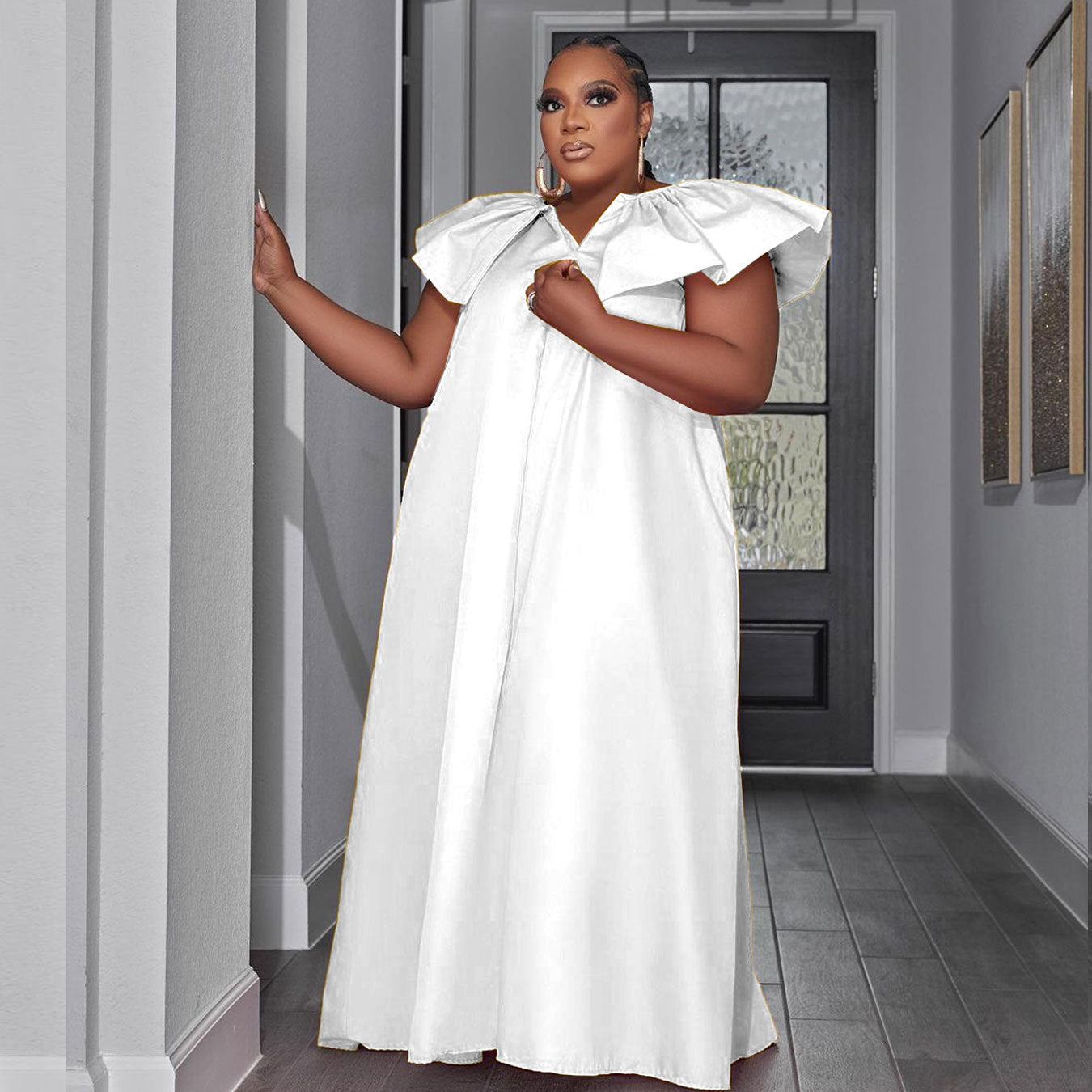 Effortlessly Elegant Dress with a Timeless Design