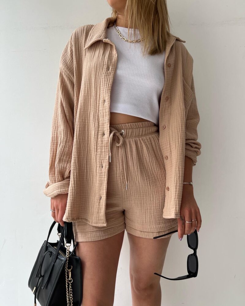 Effortlessly Elegant Garment with a Timeless Design