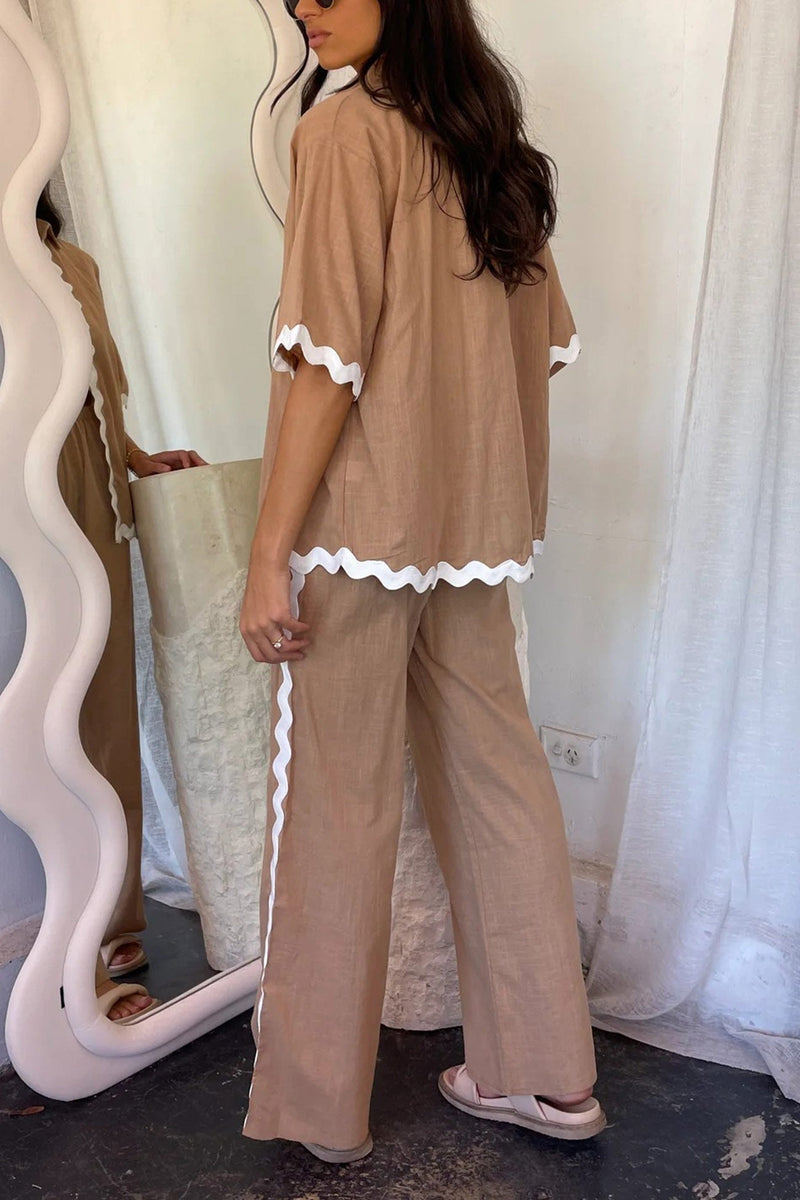 Classic Vintage Blouse with a Flattering Fit