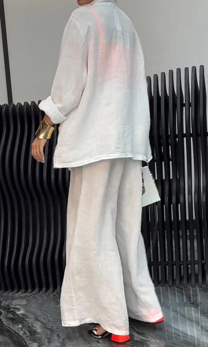 Effortlessly Elegant Pants with a Timeless Design
