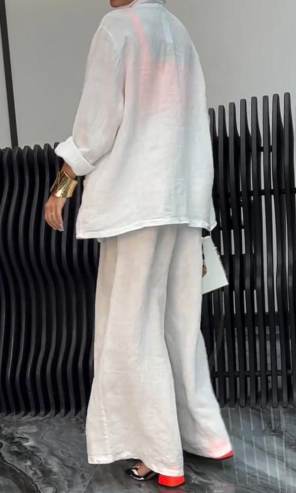 Effortlessly Elegant Pants with a Timeless Design