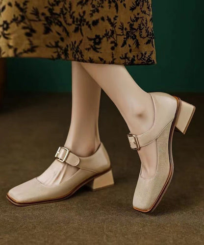 Polished Heels with an Effortless Classic Look