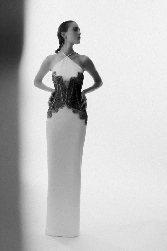 Effortlessly Elegant Dress with a Timeless Design
