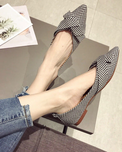 Effortlessly Elegant Shoes with a Timeless Design