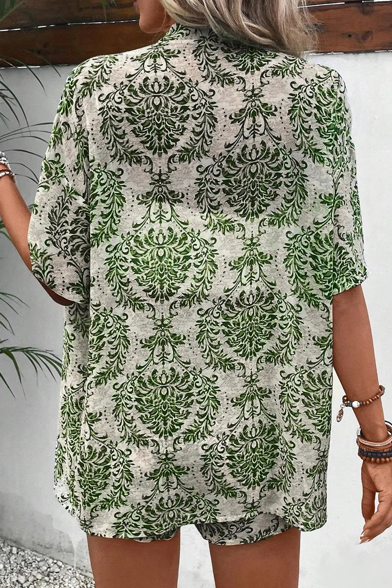 Effortlessly Elegant Top with a Timeless Design