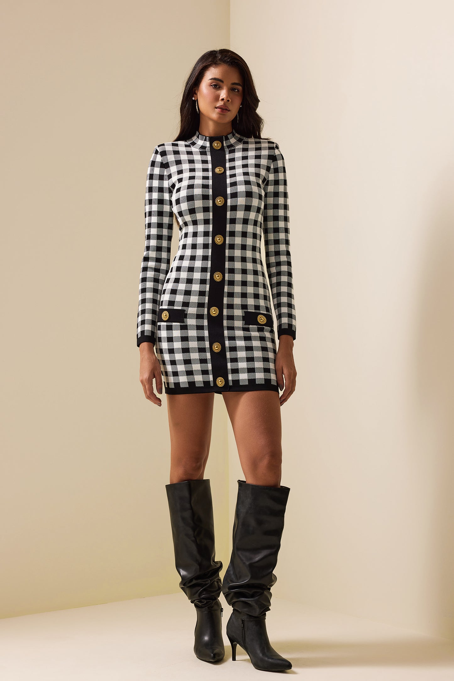 Beautifully Finished Dress in a Timeless Design