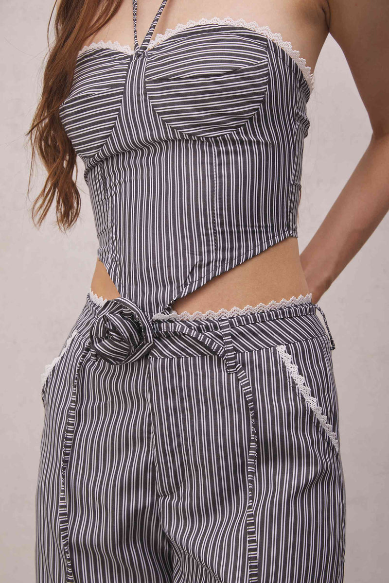 Classic Vintage & Enduringly Stylish Top
