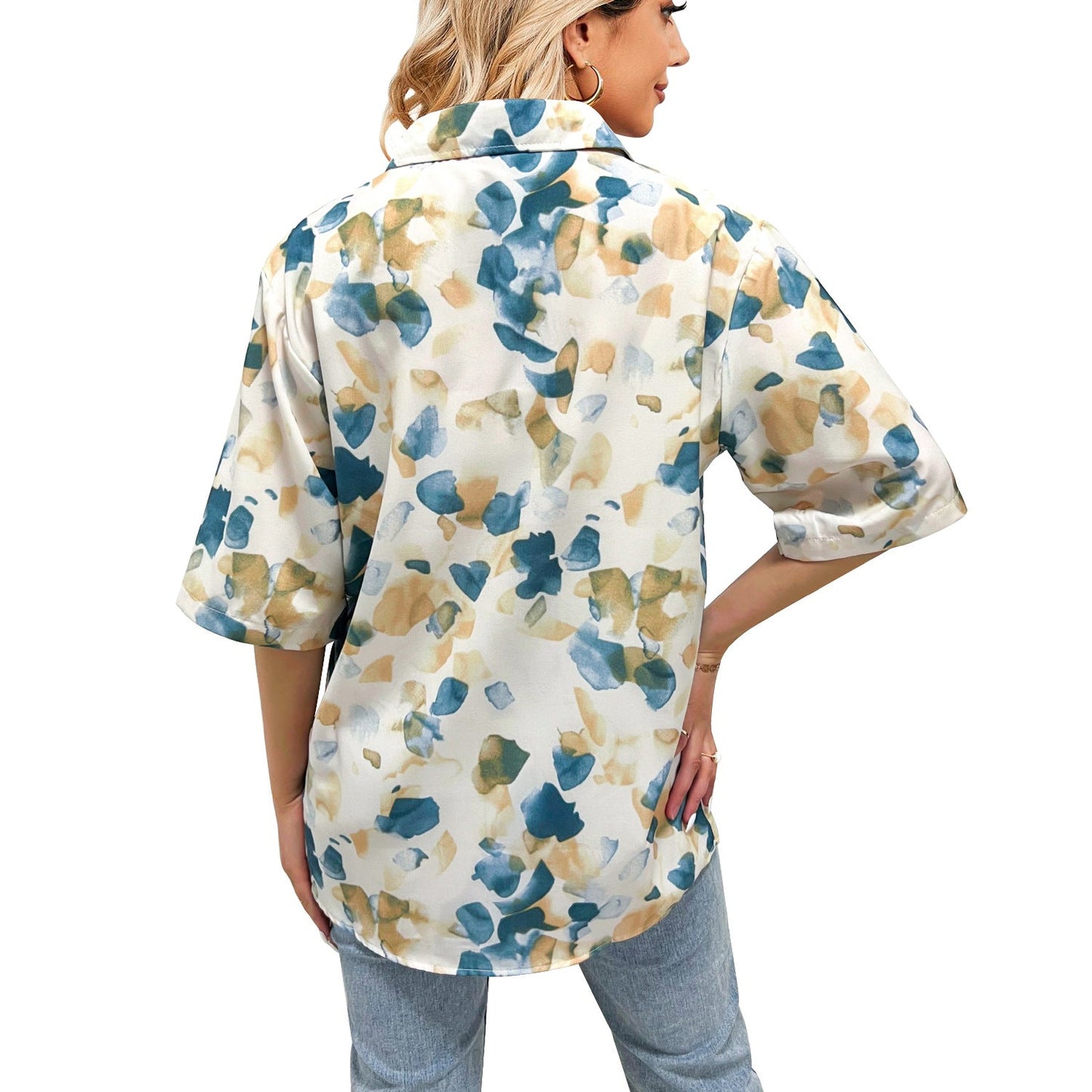 Sophisticated Blouse with a Clean Classic Look